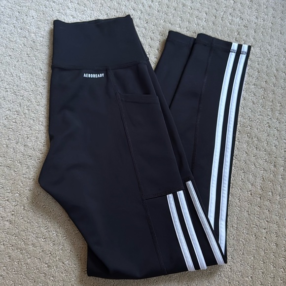 Adidas aeroready buttery soft black leggings with white side stripe size small - Picture 1 of 4